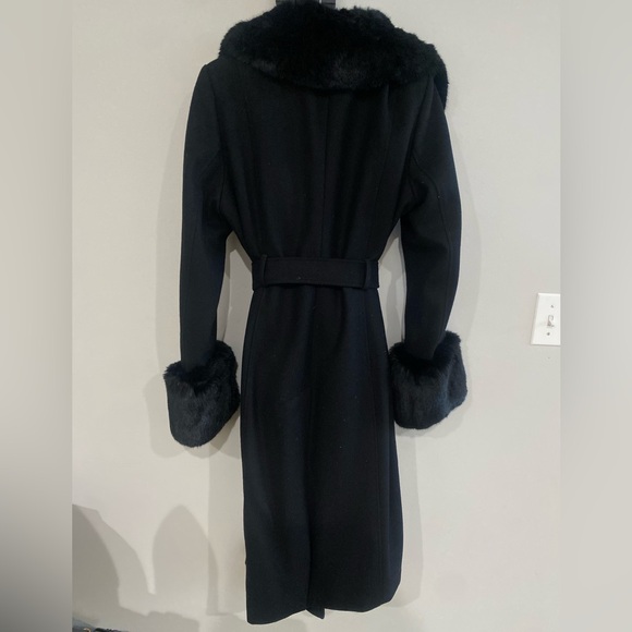 Vintage French Connection Wool Trench Coat with Faux Fur Collar & Cuffs - Picture 2 of 4